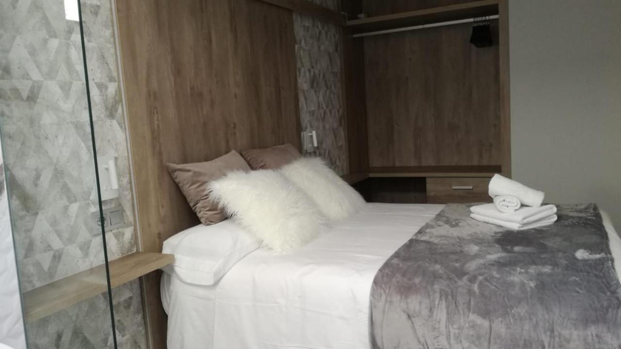 Apartamentos Los Robles Alcala del Jucar Zewnętrze zdjęcie