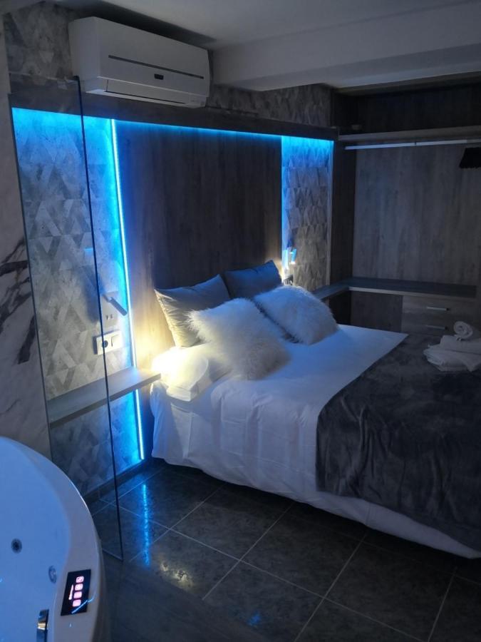 Apartamentos Los Robles Alcala del Jucar Zewnętrze zdjęcie