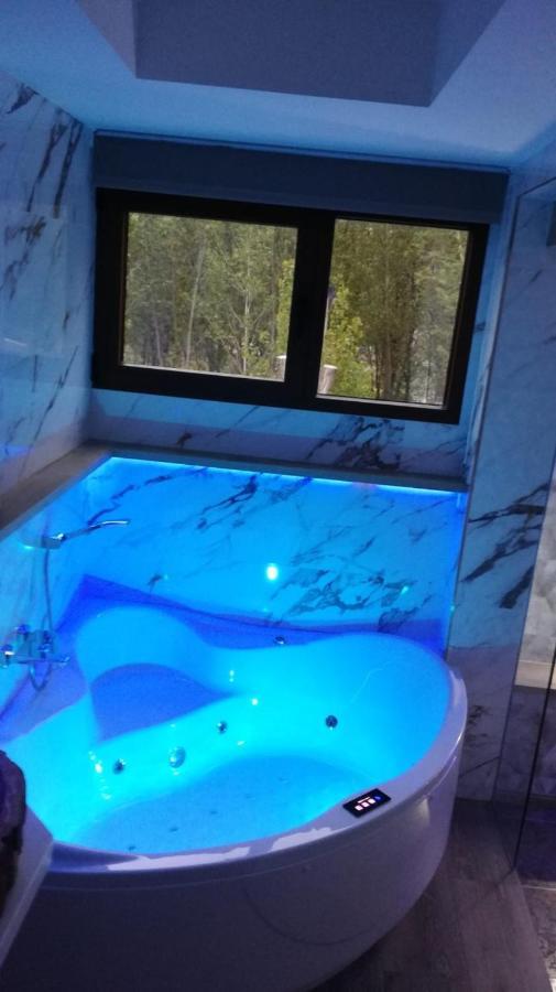 Apartamentos Los Robles Alcala del Jucar Zewnętrze zdjęcie